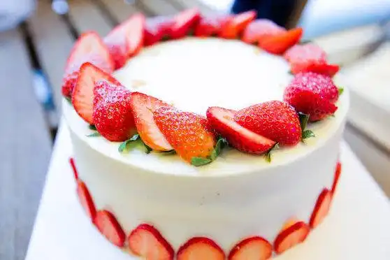 南球云做的全网最全合集搬运漂亮的草莓蛋糕草莓季装饰灵感图