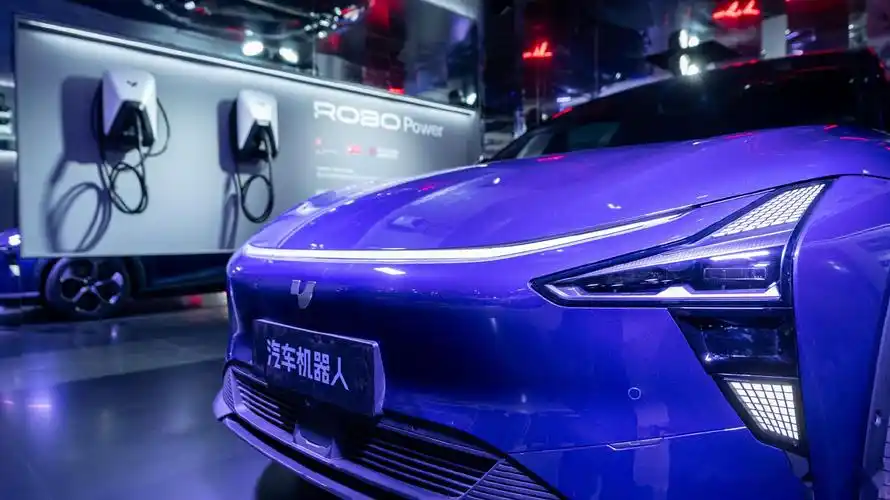 极越01是一款结合了众多高科技配置和出色性能的新能源汽车.