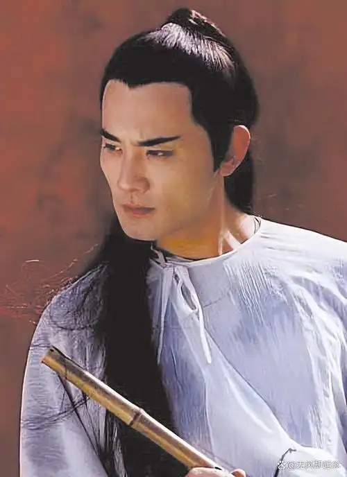 他,是那个饰演《大明宫词》中的薛绍,那张略带冷峻又清亮的脸庞,曾经
