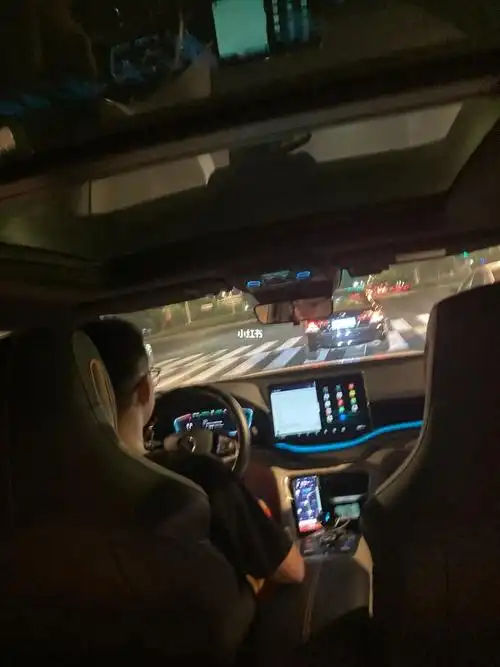 在这疲惫的夜晚,搭上一辆鸡汤滴滴