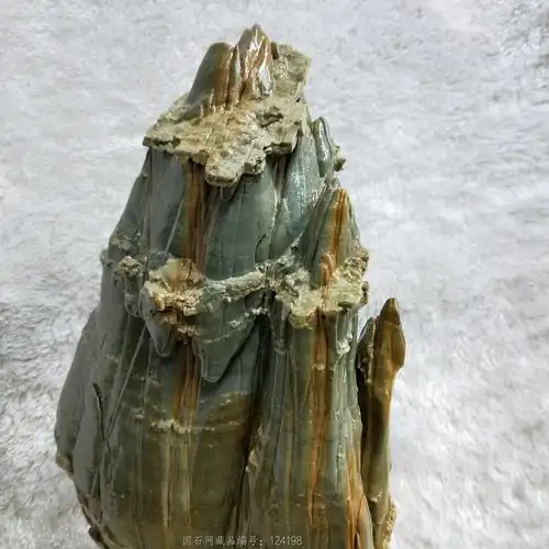 大清国宝松花石【霞染翠峰谷】