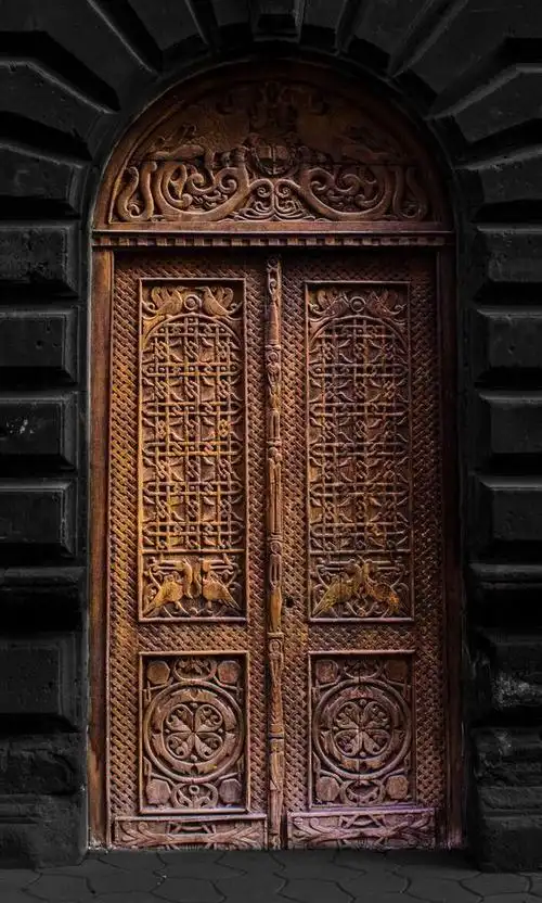 29 splendidly intricate hand carved doors to surge inspiration