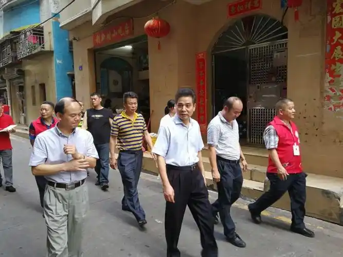 区委常委纪委书记周益川到莲塘检查指导文明创建工作