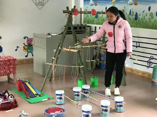 大坪镇2018学年幼儿园(班)教师"瑶教巧手,变废为宝"自制教玩具评比