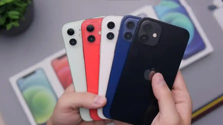 5款颜色iphone12真机对比红色鲜亮黑色深沉但是廉价感十足