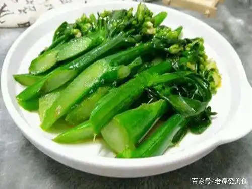 清炒芥蓝,脆爽,鲜香,美味又营养,餐桌不可多得的下饭菜