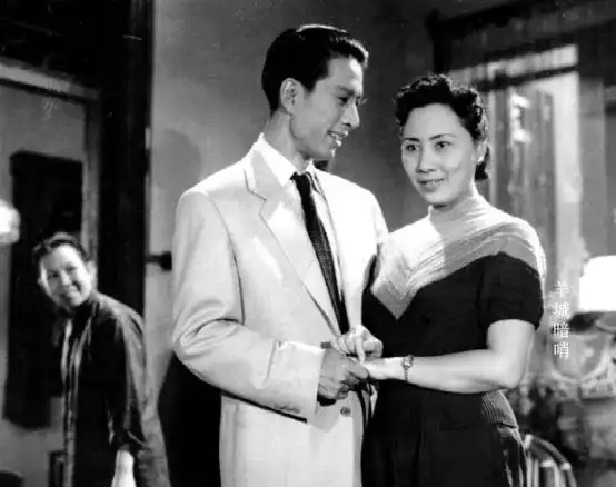 冯喆49岁惨死异乡死因至今成谜小10岁妻子死后拒绝与他合葬