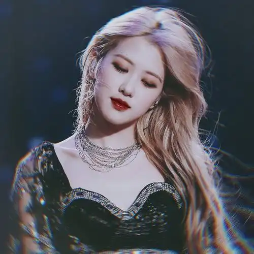 朴彩英rose 头像 cr.顾梓鹤 @first love_rose