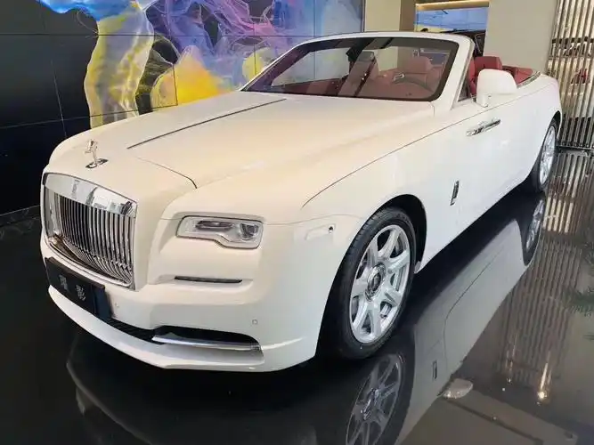 敞篷的季节劳斯莱斯曜影白外红内