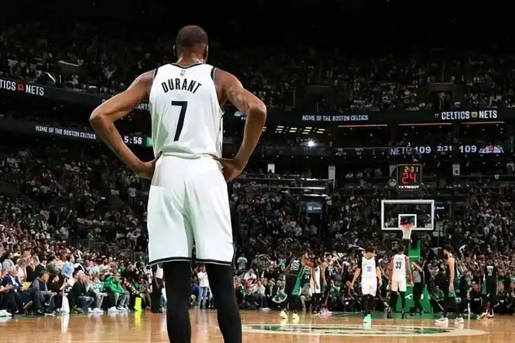 要不要离开欧文杜兰特被抢断后背影落寞网友和詹姆斯合体吧