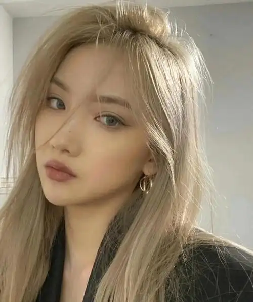 女团发色浅金亚麻色