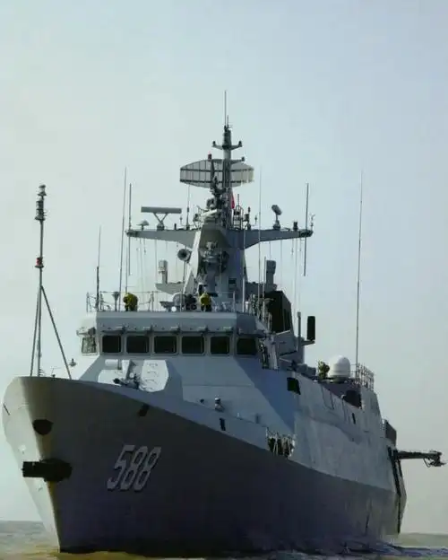 海军报道中国最新护卫舰入役!可搭载直升机,真实战力在这里!