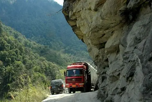 也西藏西藏:通麦天险