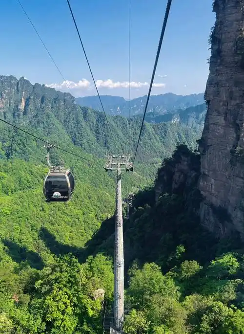 青年旅社和民宿也是不错的选择,价格大约在100-300元