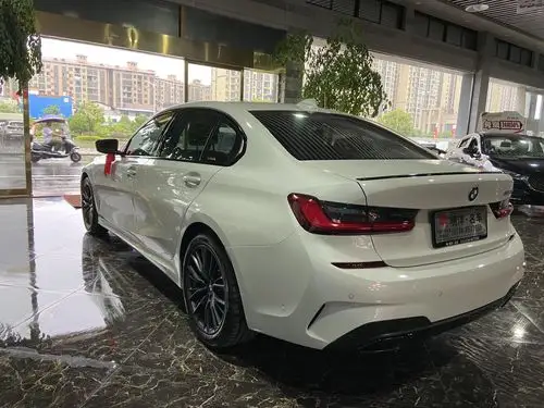 宝马325li 运动曜夜