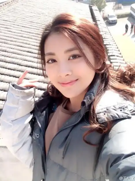 高温若寒的饰演者王祉萱的个人资料及写真生活照