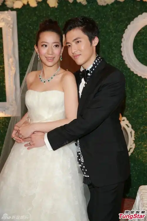 组图:汪圆圆婚礼甜蜜长吻 吴君如李嘉欣等到场_高清图集_新浪网