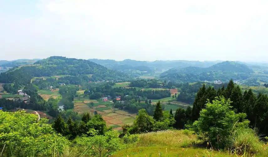 四川盆地的盆底在哪里