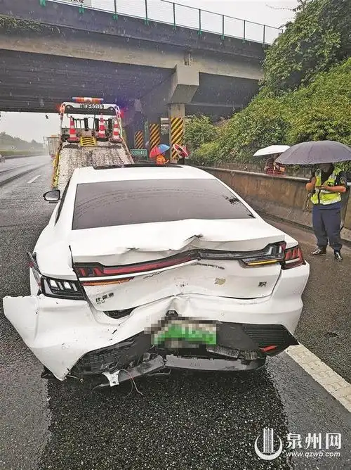 泉州高速交警支队一大队通报了近期辖区发生的典型事故案例,提醒广大