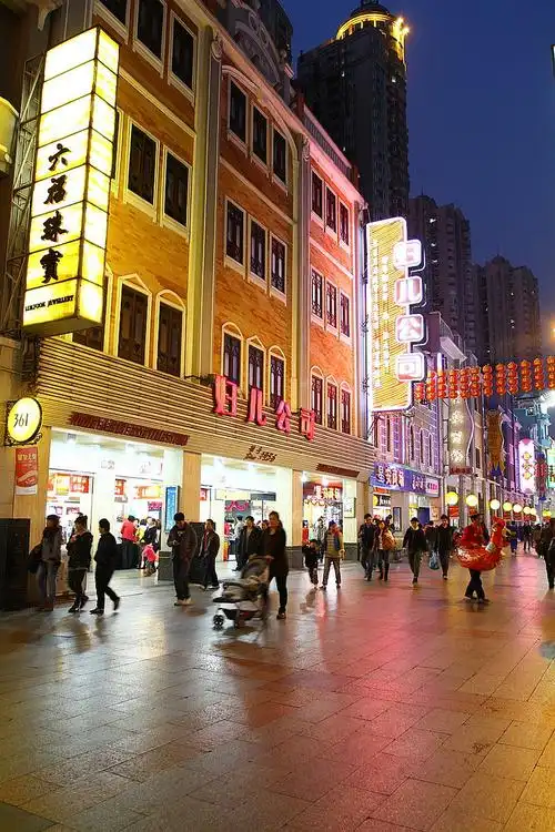 广州市上下九商业步行街