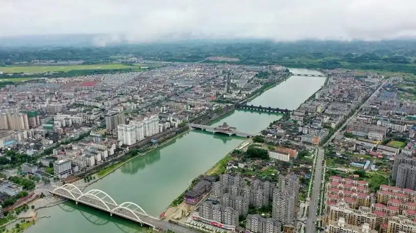 湖南芷江:一江碧水穿城过