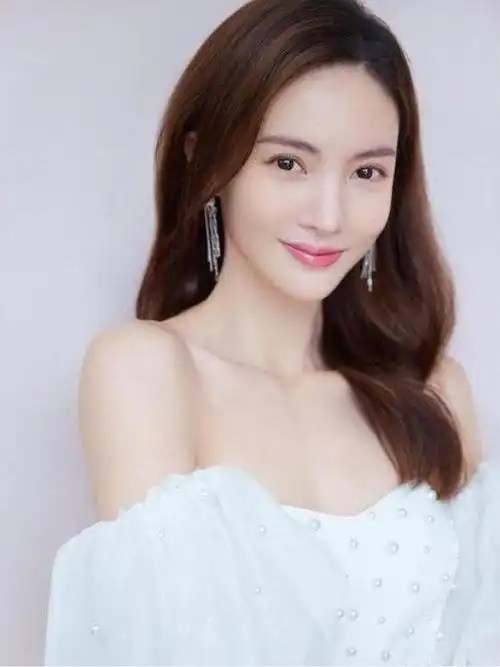 金晨12年前原来长这样天庭饱满地阁方圆和现在完全不像一个人