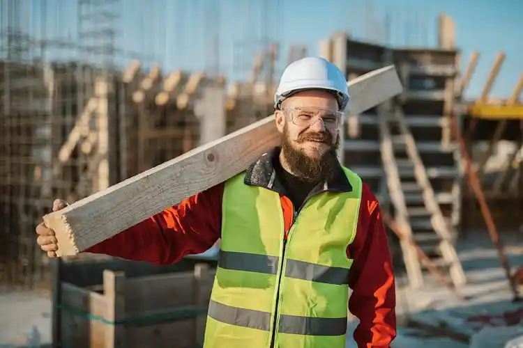 工地上体力劳动者的肖像.图片