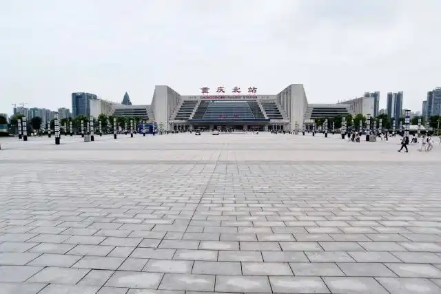 重庆四大铁路枢纽出炉,长江边将建高铁站,东站效果图很惊艳!