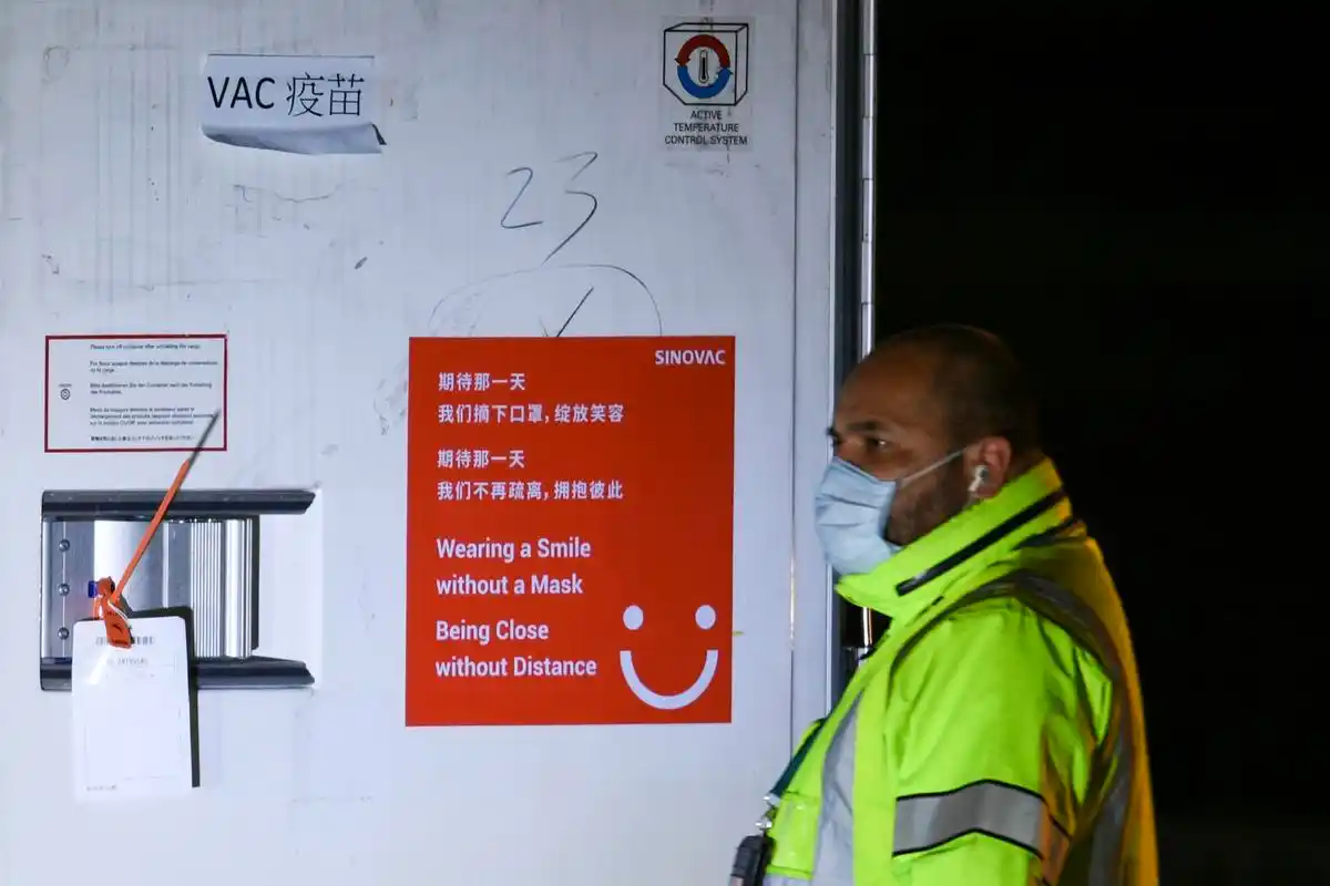 第二批中国科兴新冠疫苗运抵墨西哥