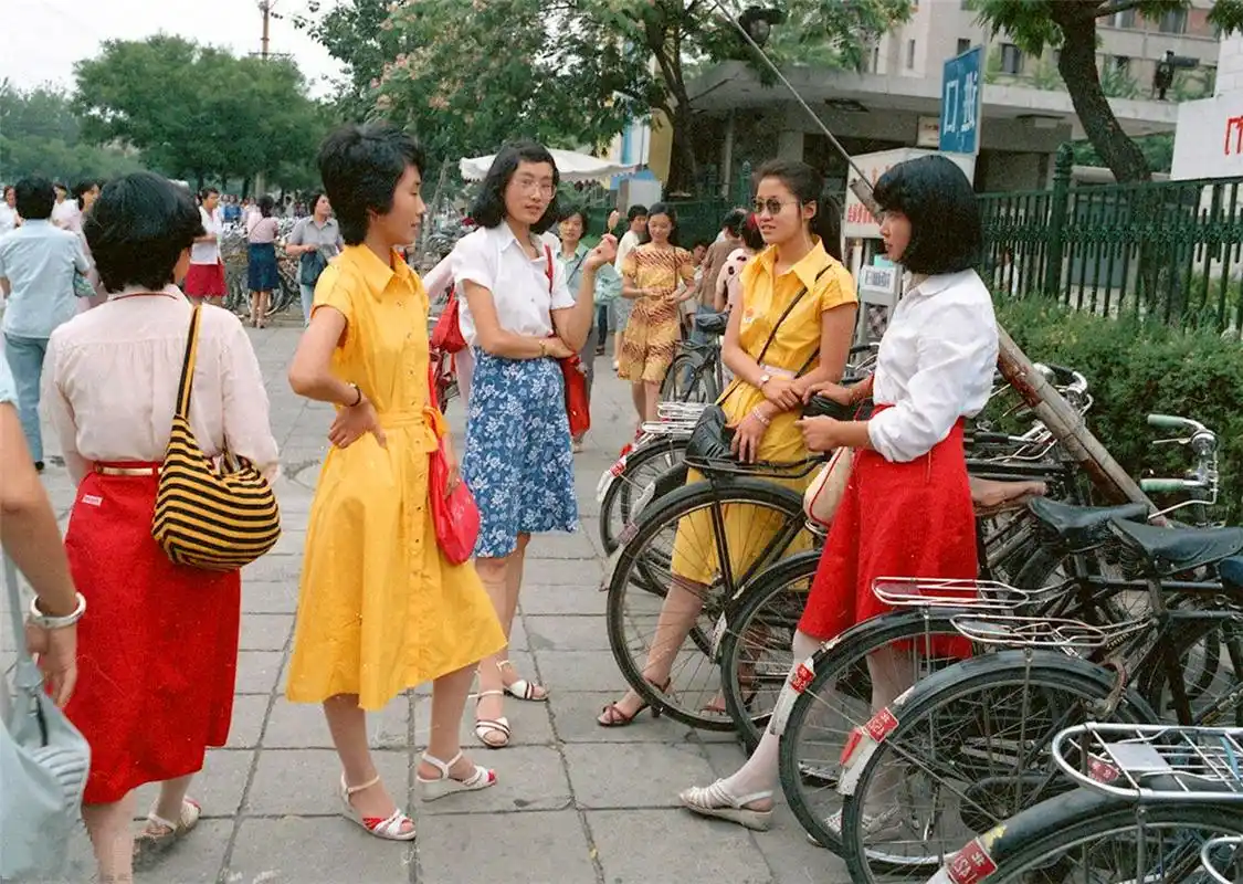 盘点:实拍80年代的中国女性,没有ps的处理,尽显端庄贤淑!