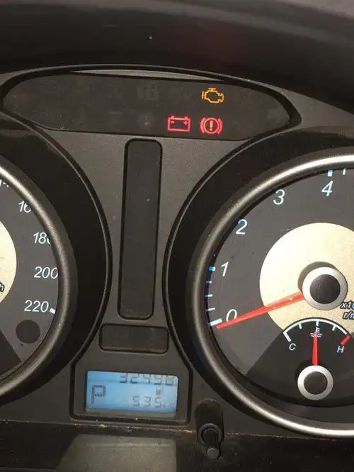 洗了一下节气门发动机故障灯亮了用obd检测了一下是图二