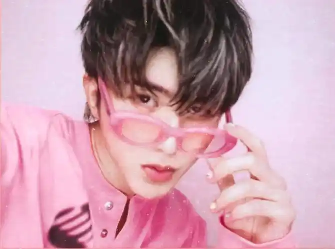 蔡徐坤hugme大头贴照