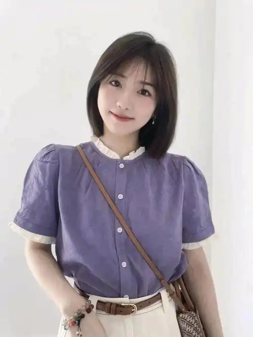 动感短碎发,直发波波头,锁骨发以及微卷长发都是当前非常流行的发型之