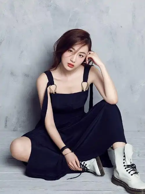 夏恩新小性感时尚写真图片