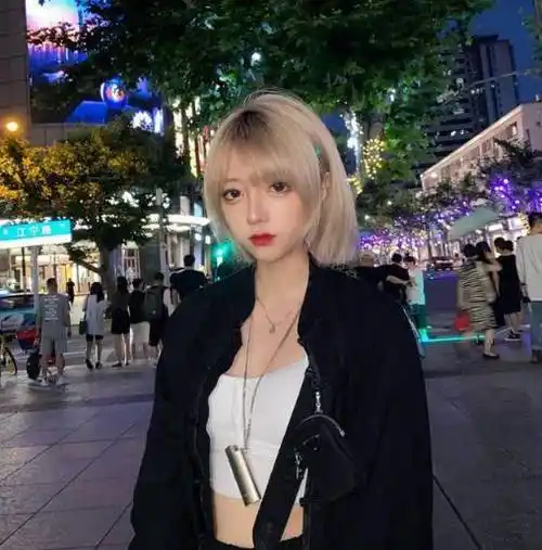 要价520陪玩的咬米素颜曝光,屏幕都塞不下大饼脸