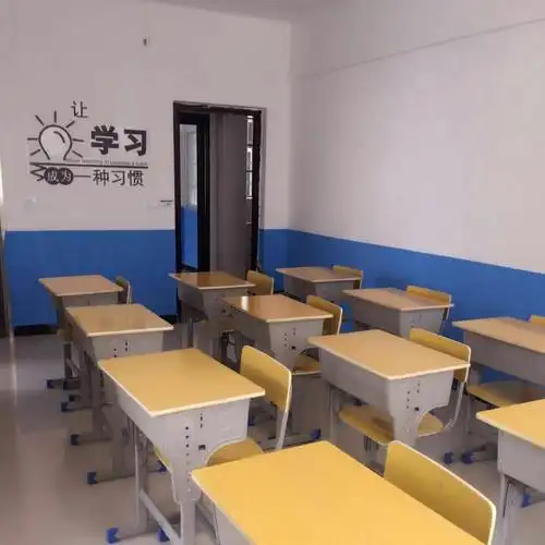 营养午餐:三菜一汤 午休 作业辅导)    下午托(接送 营养辅食 专业老