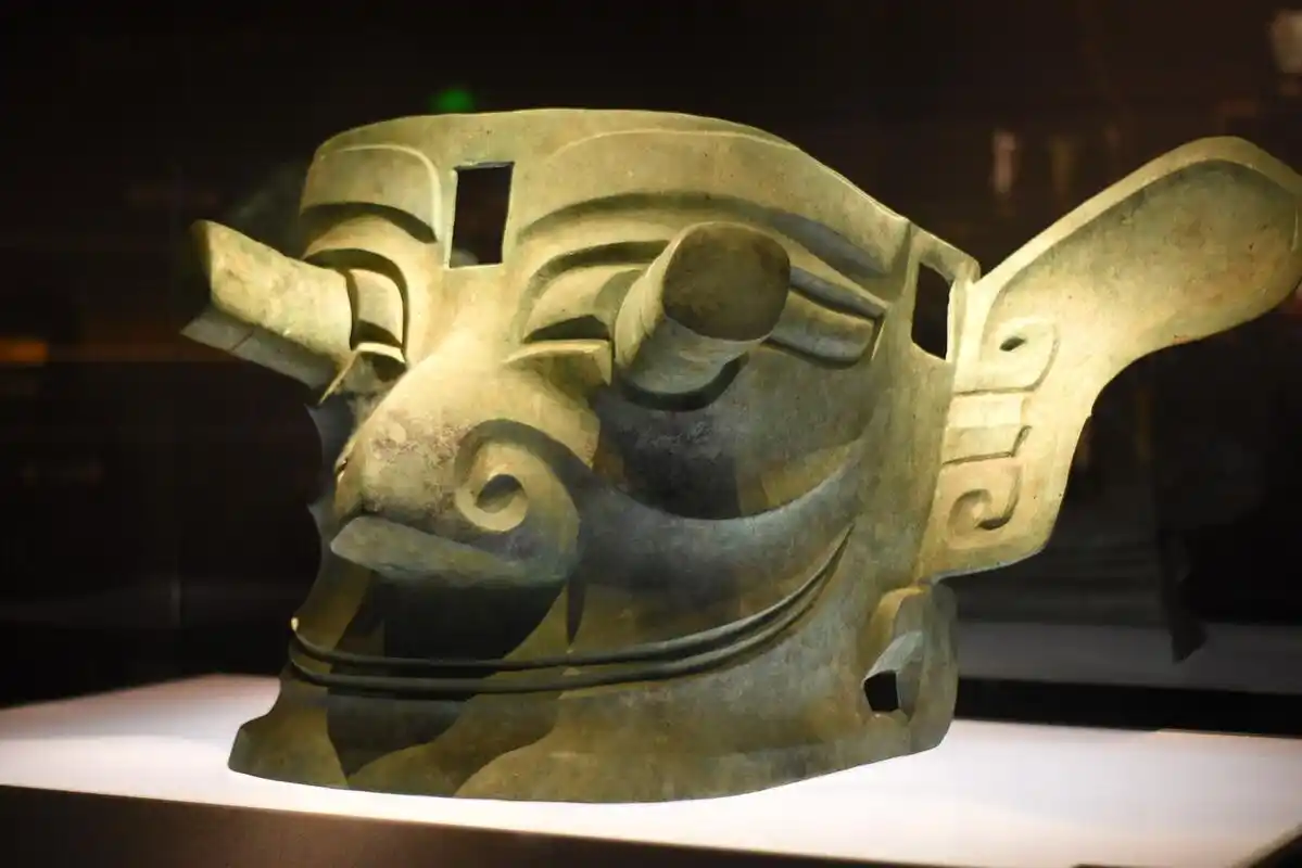 三星堆纵目面具