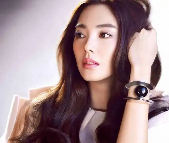 豪门虐恋,6年前总裁用一亿逼她堕胎,6年后宝宝甩三亿:签字离婚