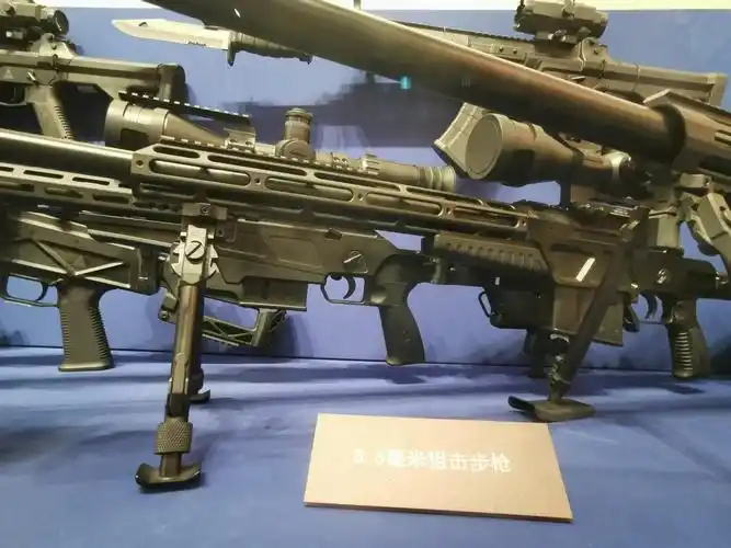 338lm),算是解放军对新型口径的一种尝试,说不定后续会有机枪和精确