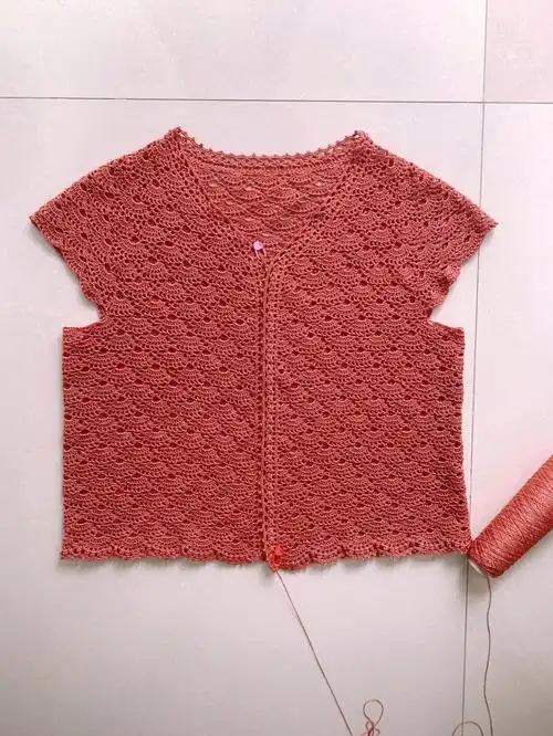 门襟和底边拆拆织织好几版,最后终于觉得还算满意了#v领扇形花开衫