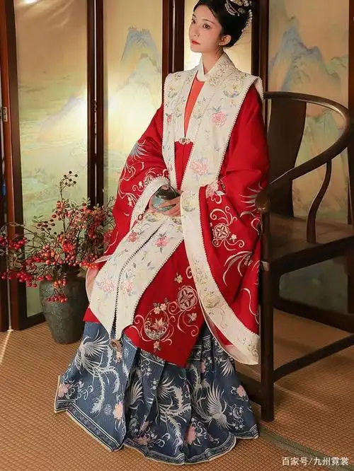 四套汉服带你了解宋明礼服,霞帔套装端庄又稳重,满满的华丽气息