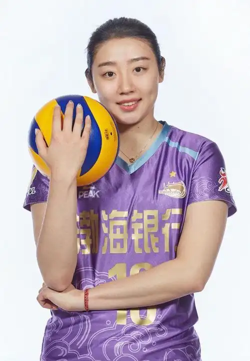 天津女排写真出炉!王媛媛c位李盈莹花式比心,球迷:姚迪真的美