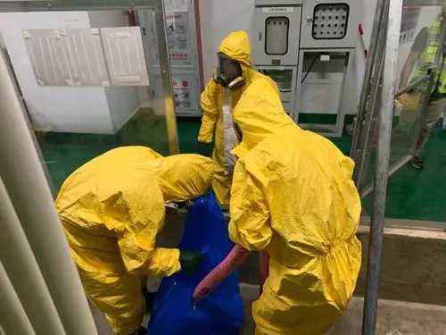 cub化学品间液碱泄漏处置应急演练