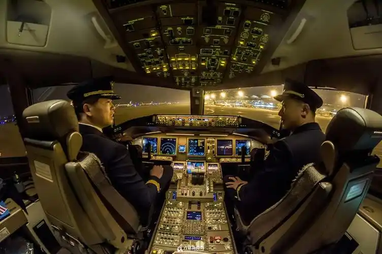 青岛6月起直飞旧金山洲际大飞机内部揭秘