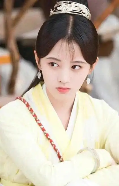 鞠婧祎半永久妆容之前也挺好看啊…|鞠婧祎|妆容|丝绒裙_新浪新闻