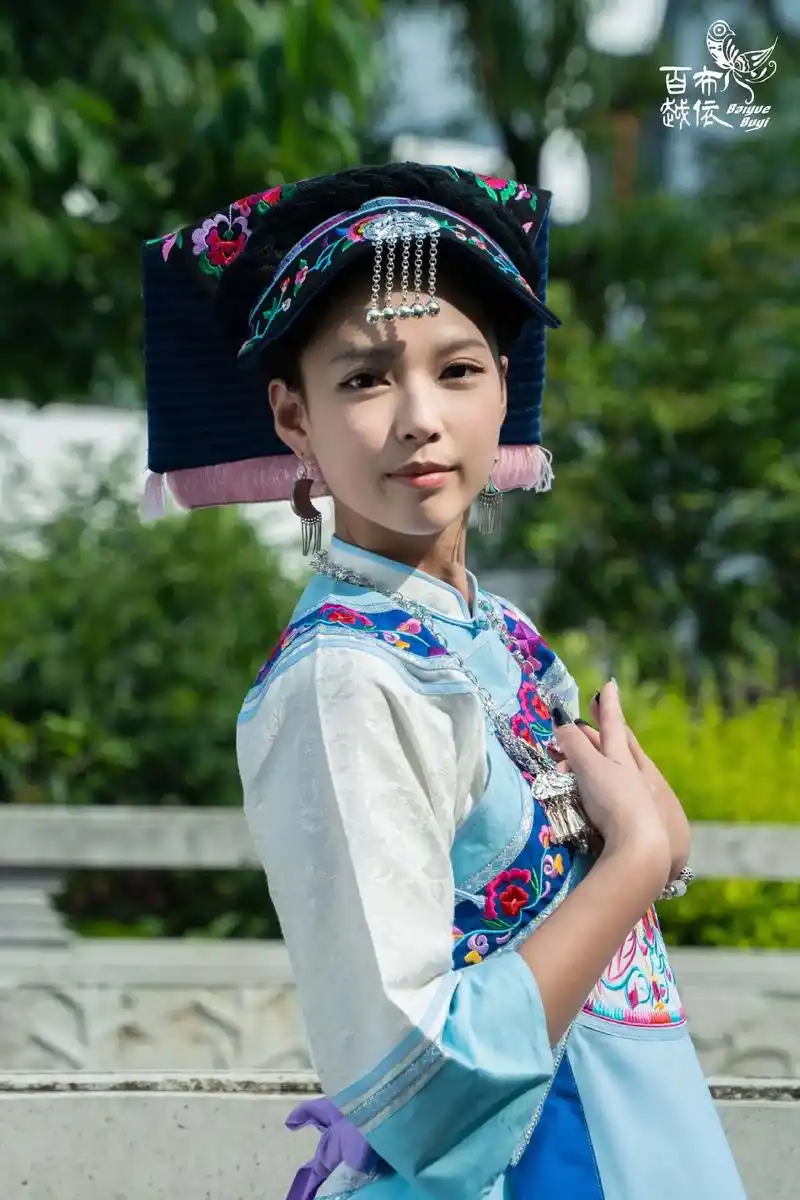 总要穿一次少数民族服饰 #贵州少数民族风情 #布依族