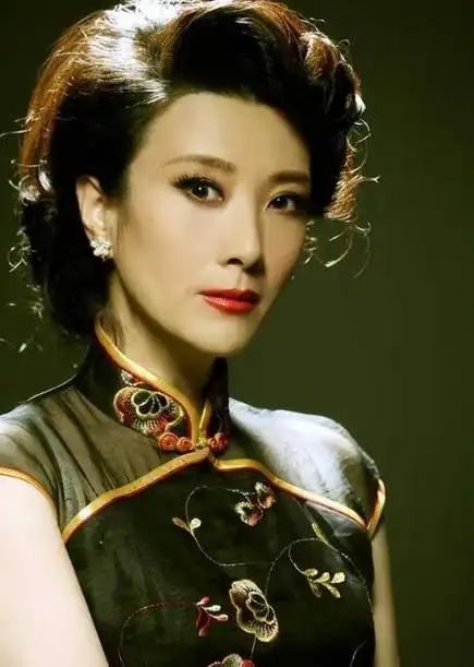 国家一级演员王静60岁婚姻成谜身材傲人零绯闻成娱乐圈清流