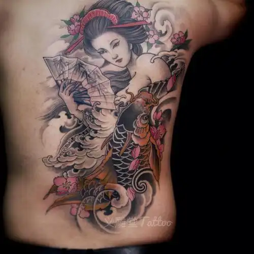 后背艺伎纹身