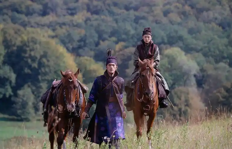 p>《十面埋伏》是北京新画面影业公司于2004年出品的一部武侠电影,由