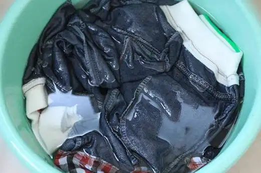 白醋泡衣服一般十分钟